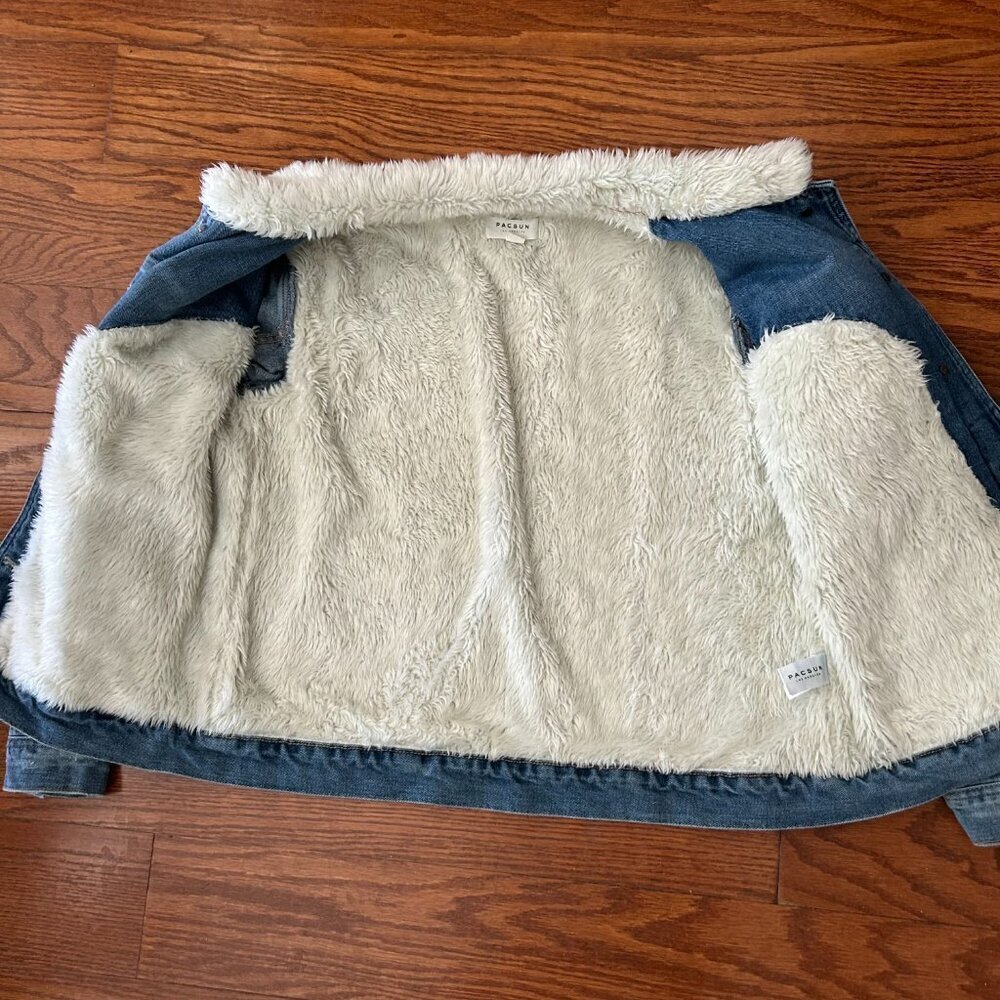 Pacsun Sherpa Denim Trucker Jacket Fleece Lined Size Large Distressed - Picture 9 of 12